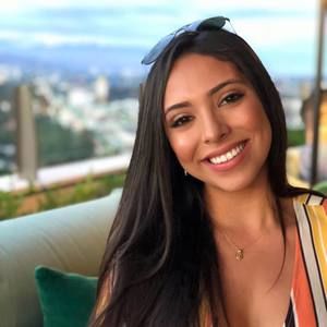 Meet your Posher, Crystal